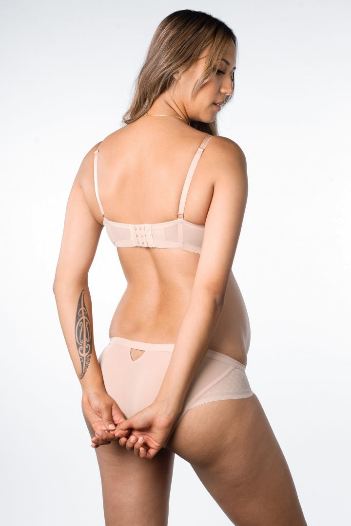 Plunge Still BH mit Mesh Einsätzen haut