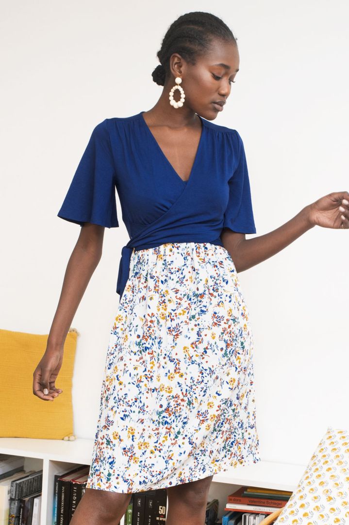 Umstands- und Stillkleid im Materialmix mit Blumen Print