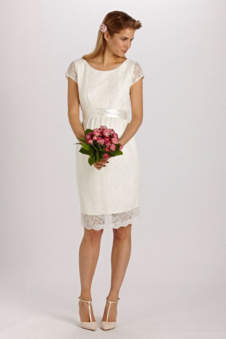 Etui Umstandsbrautkleid aus Spitze