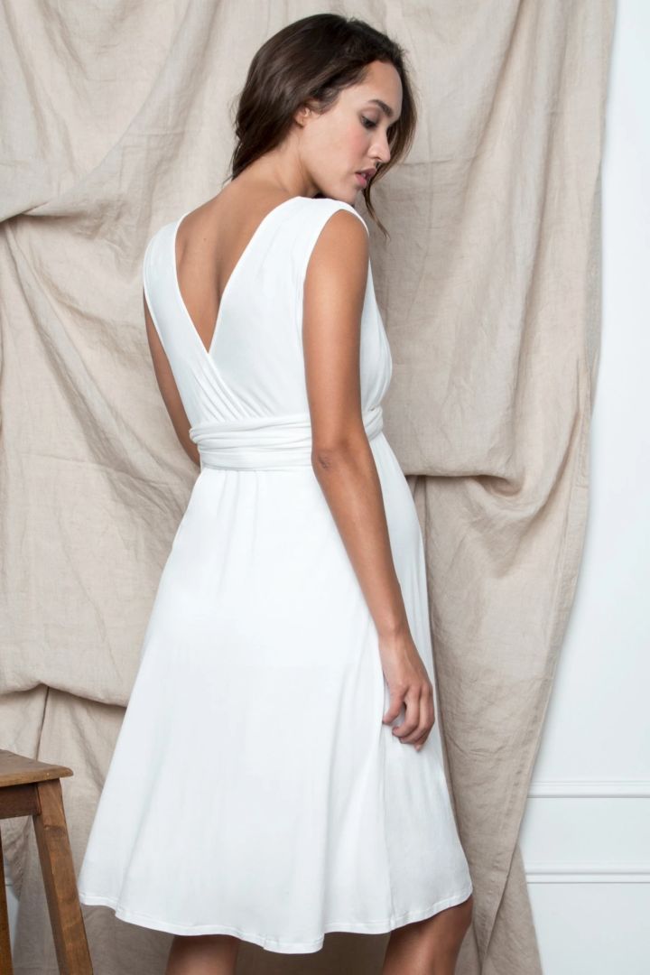 Umstandsbrautkleid in Wickeloptik