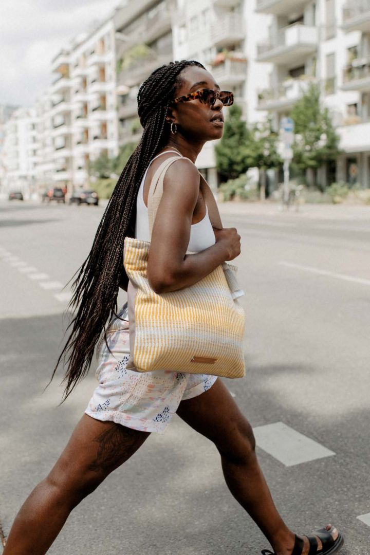 Umstandsshorts mit Quastengürtel Iced Art