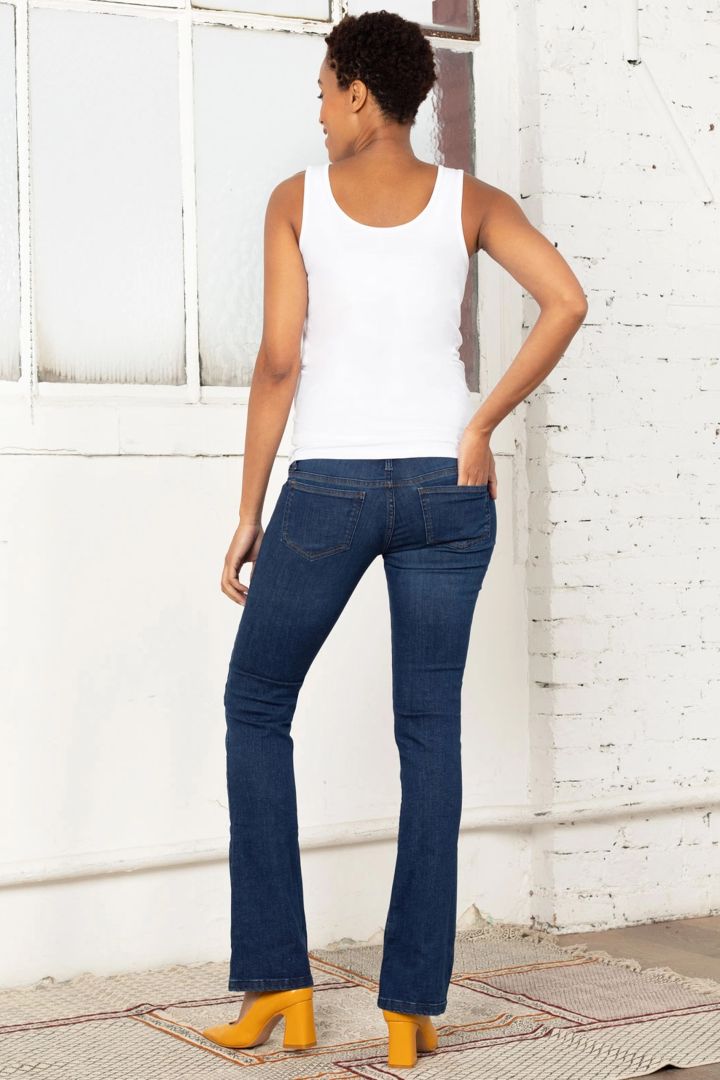Bootcut Deluxe Umstandsjeans mit abnehmbarem Bauchband