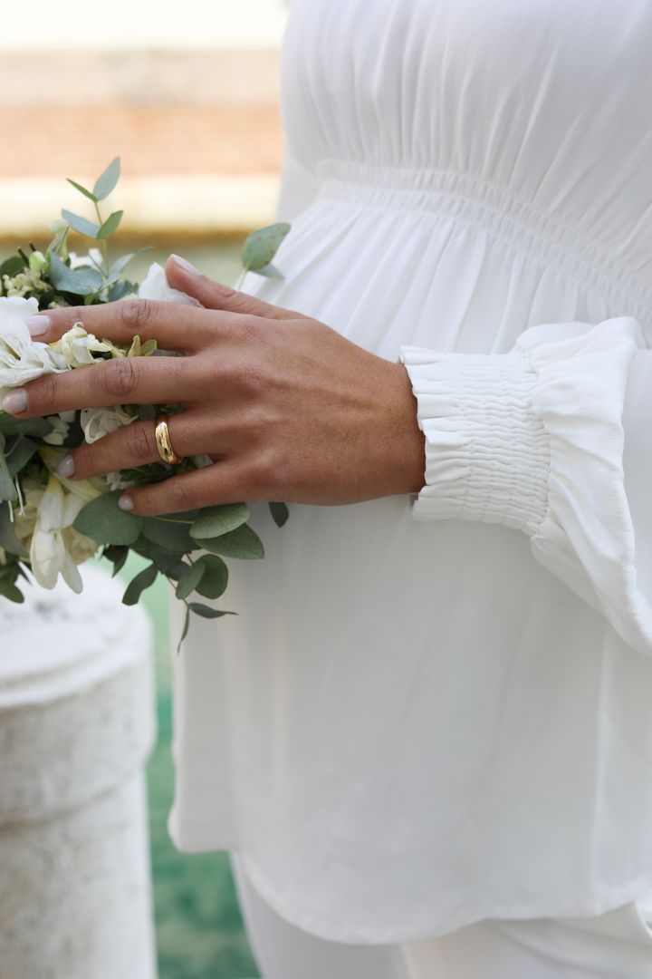 Umstandsbrautbluse mit Stehkragen