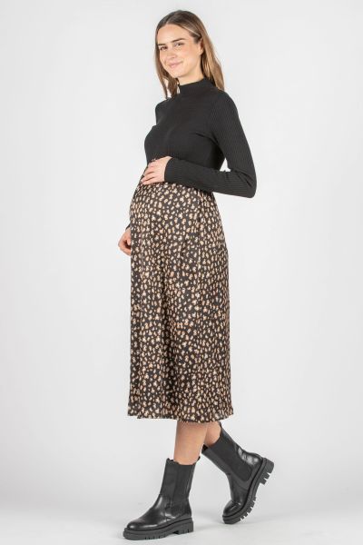 Umstandskleid mit Rippstricktop und Leo Print