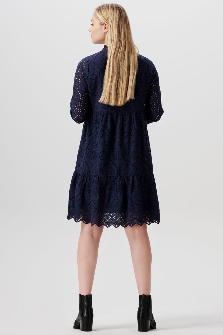 Umstands- und Stillkleid aus Häkelspitze