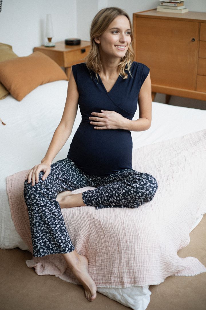 Cross-Over Maternity and Nursing Pyjama with Print navy