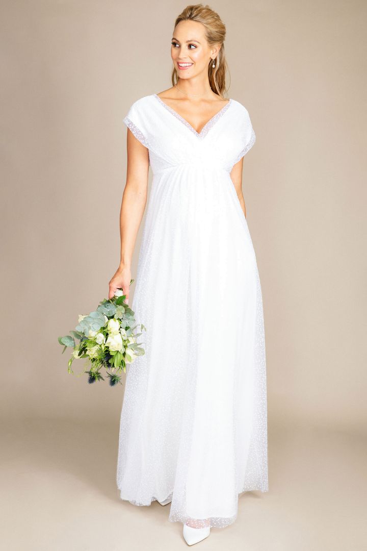 Umstandsbrautrobe mit Tüll