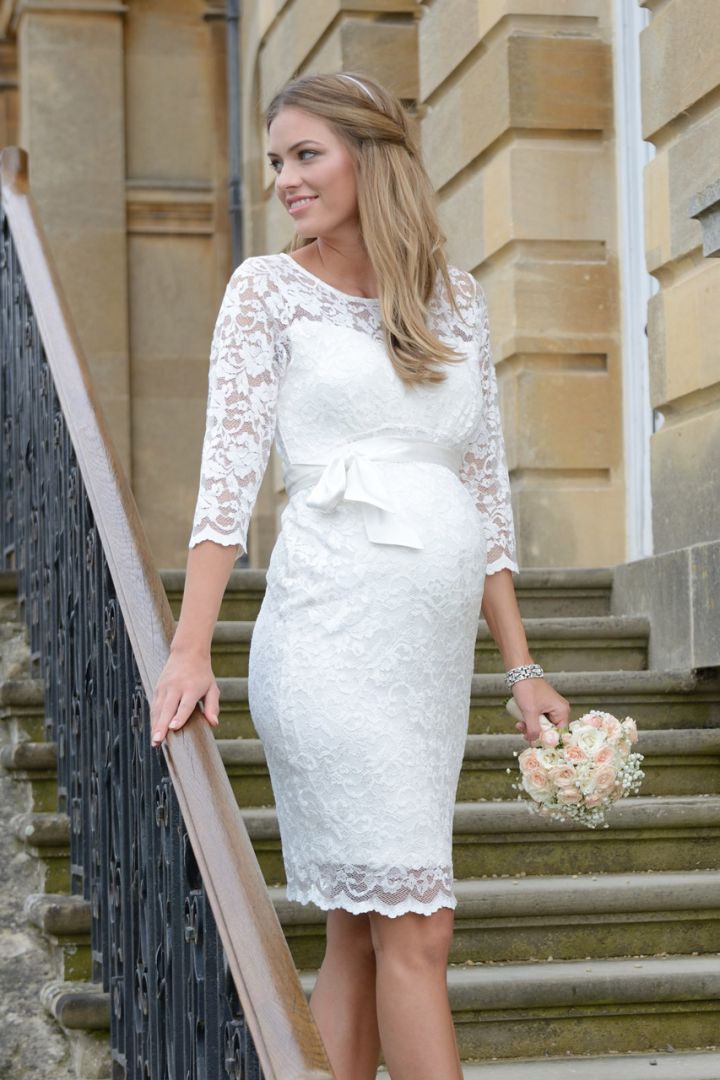 Umstandsbrautkleid aus Spitze