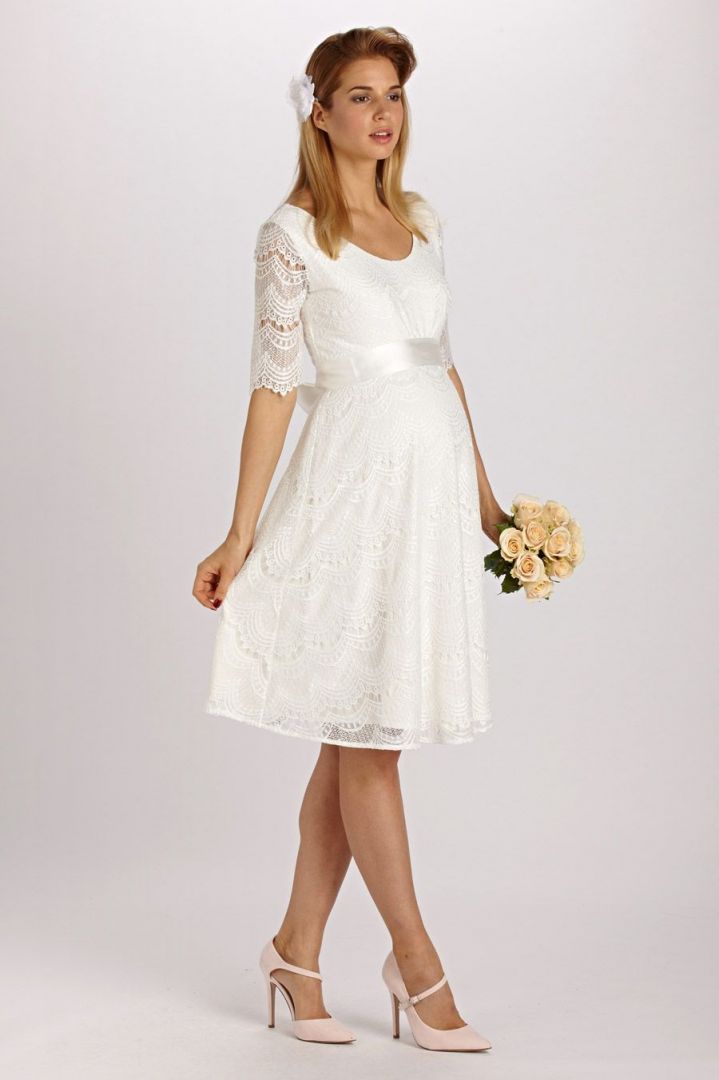 Umstandsbrautkleid mit halblangen Spitzenärmeln