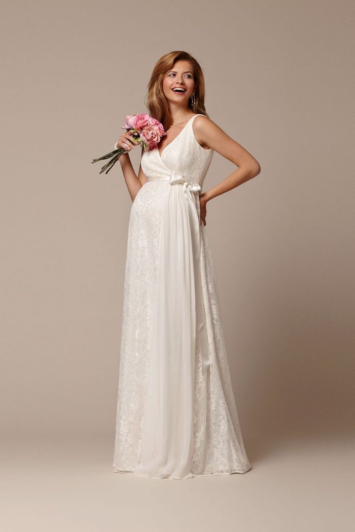 Langes Umstandsbrautkleid mit Spitze und Schärpe