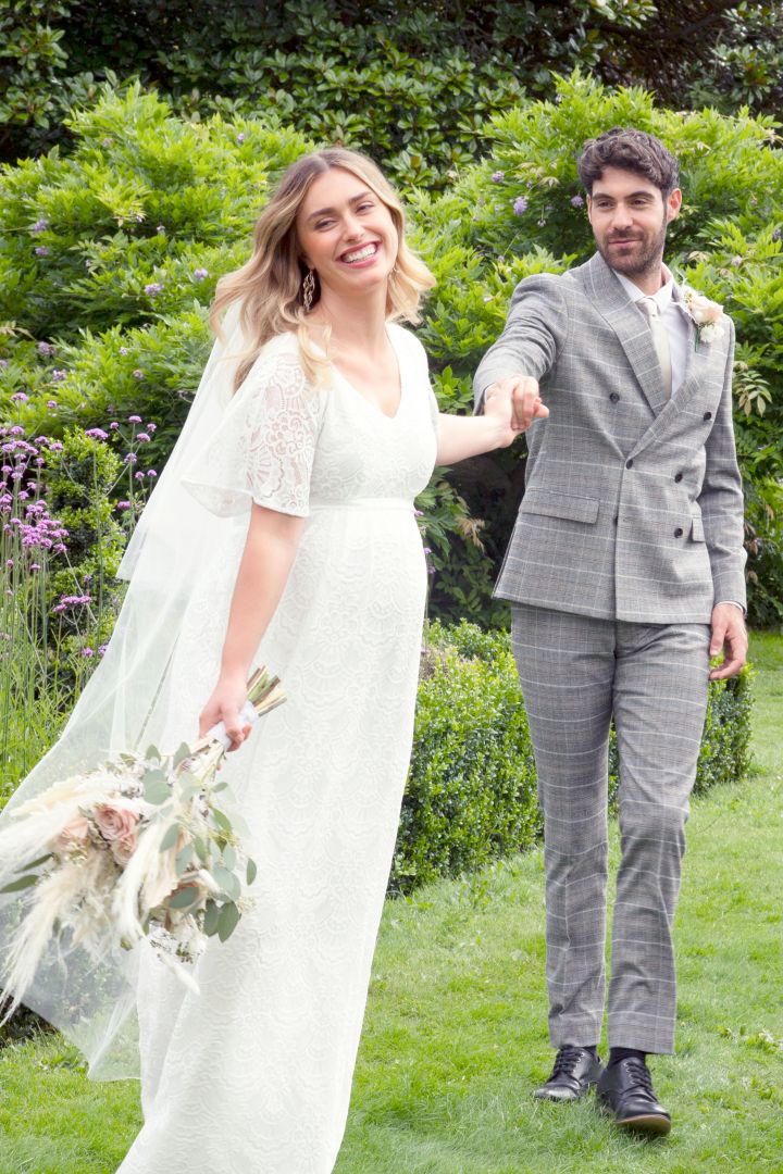 Umstandsbrautkleid mit Kimonoärmeln