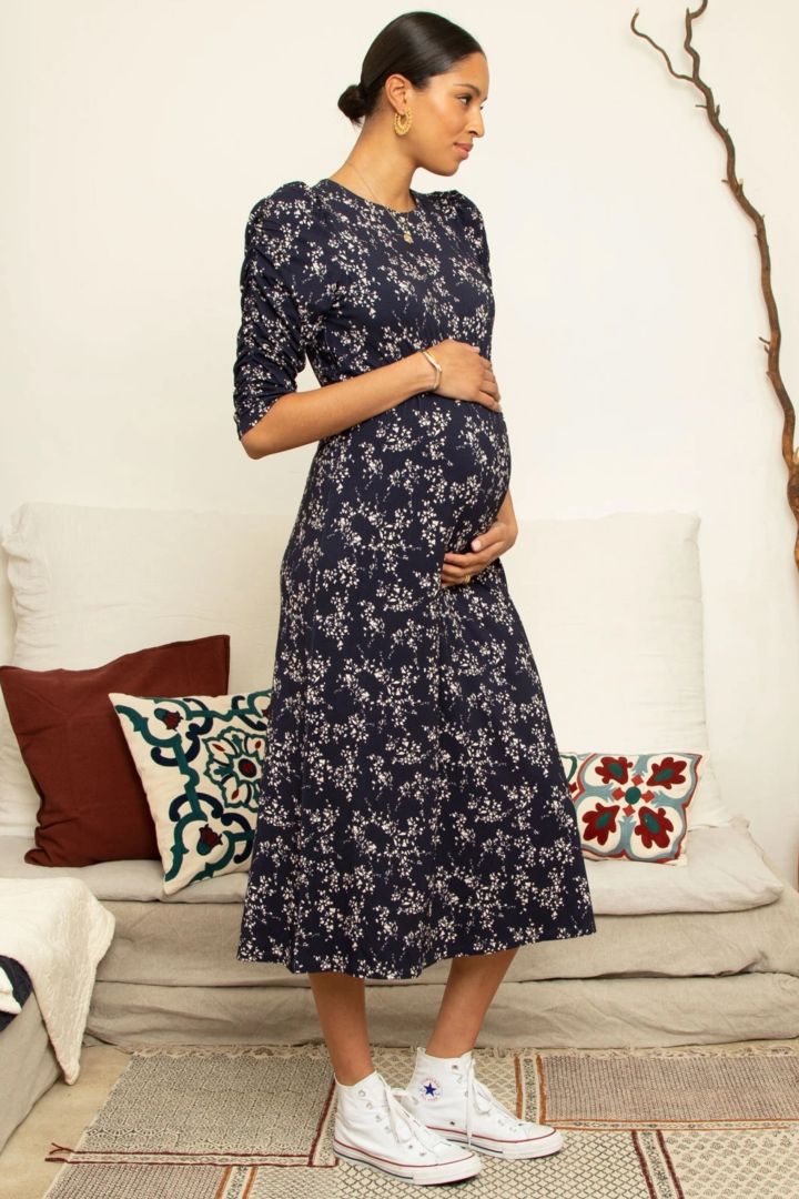 Umstandskleid mit Puffärmeln und Print