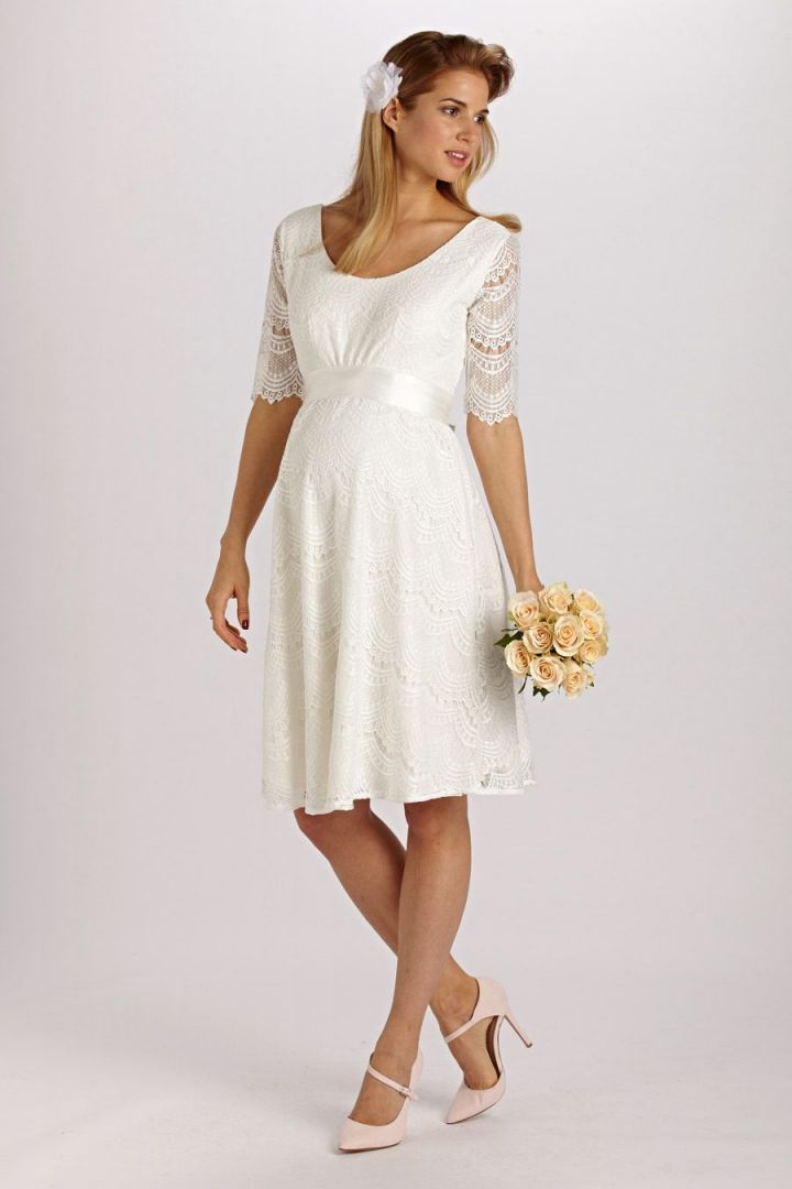 Umstandsbrautkleid mit halblangen Spitzenärmeln