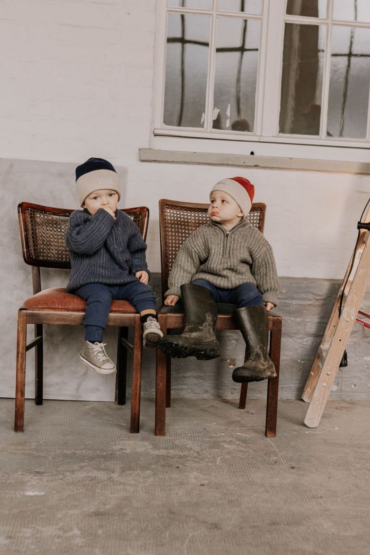 Roll-Brim Beanie in Merino Wool navy/offwhite