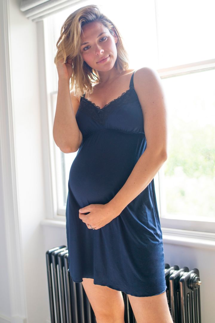 Umstands- und Still-Negligee mit Spitzenbesatz