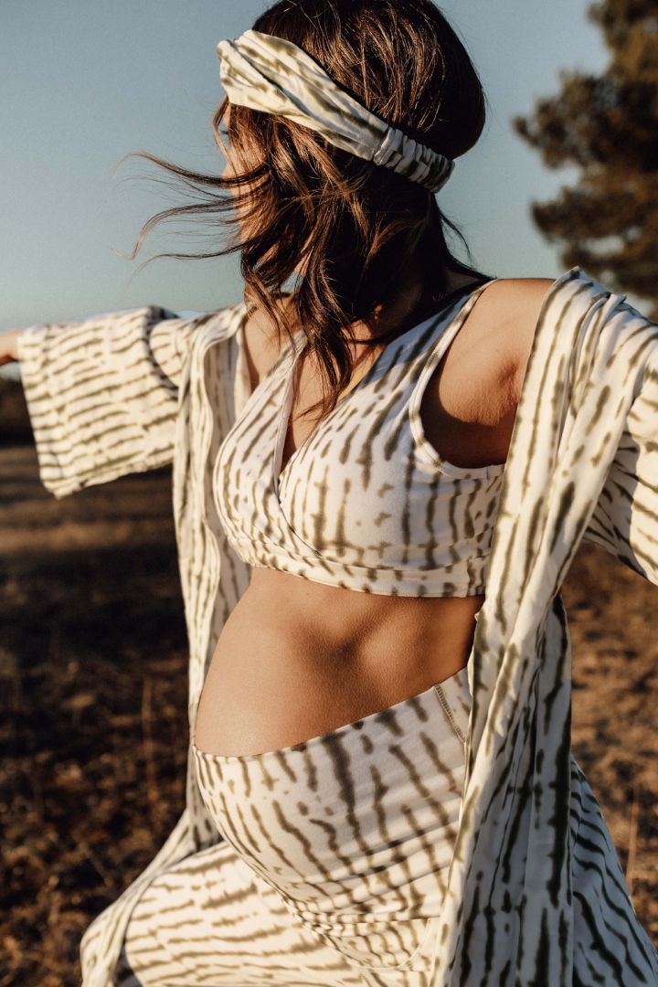 Umstandskimono mit Batik Print