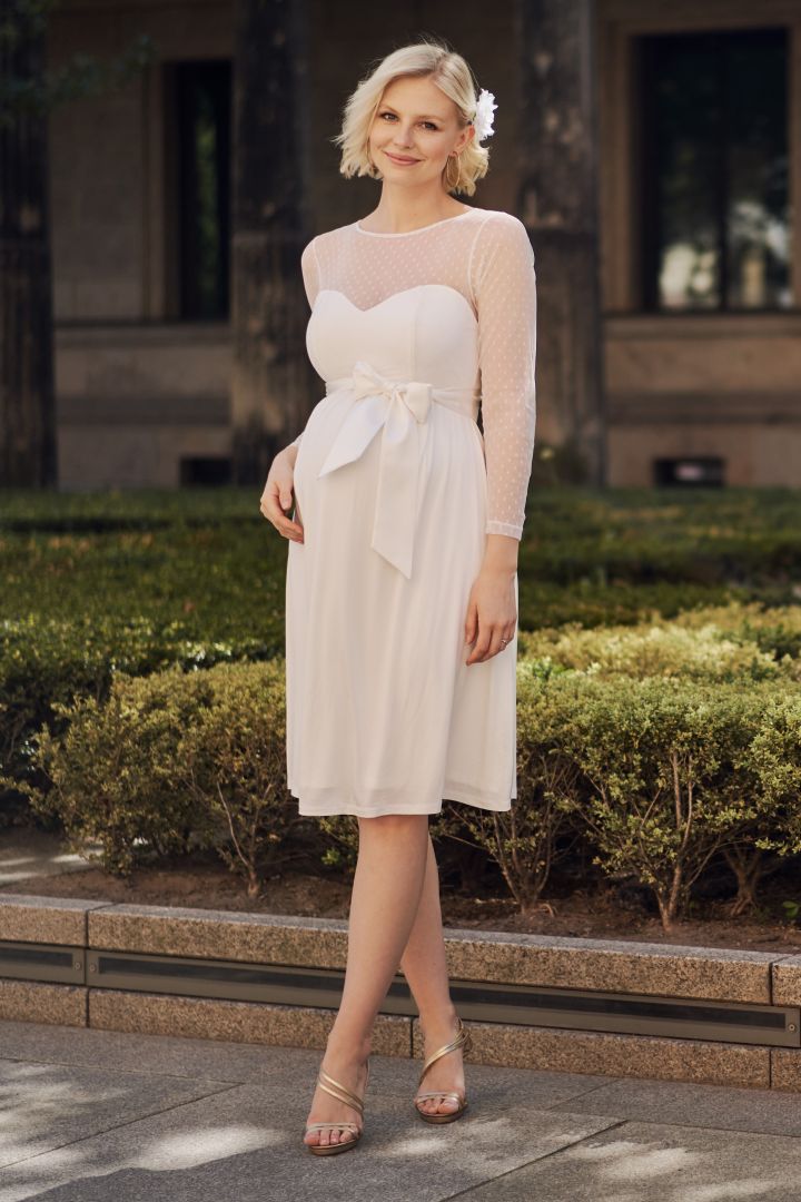 Umstandsbrautkleid mit Pünktchenspitze langarm