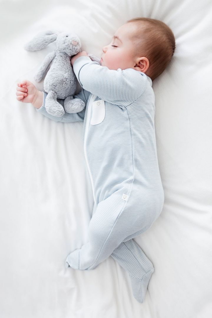 Organic Strampler mit Knopfleiste hellblau