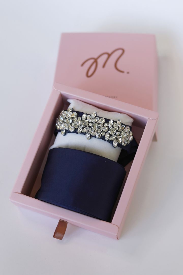 Brautkleid Schärpe mit Blumenverzierung navy