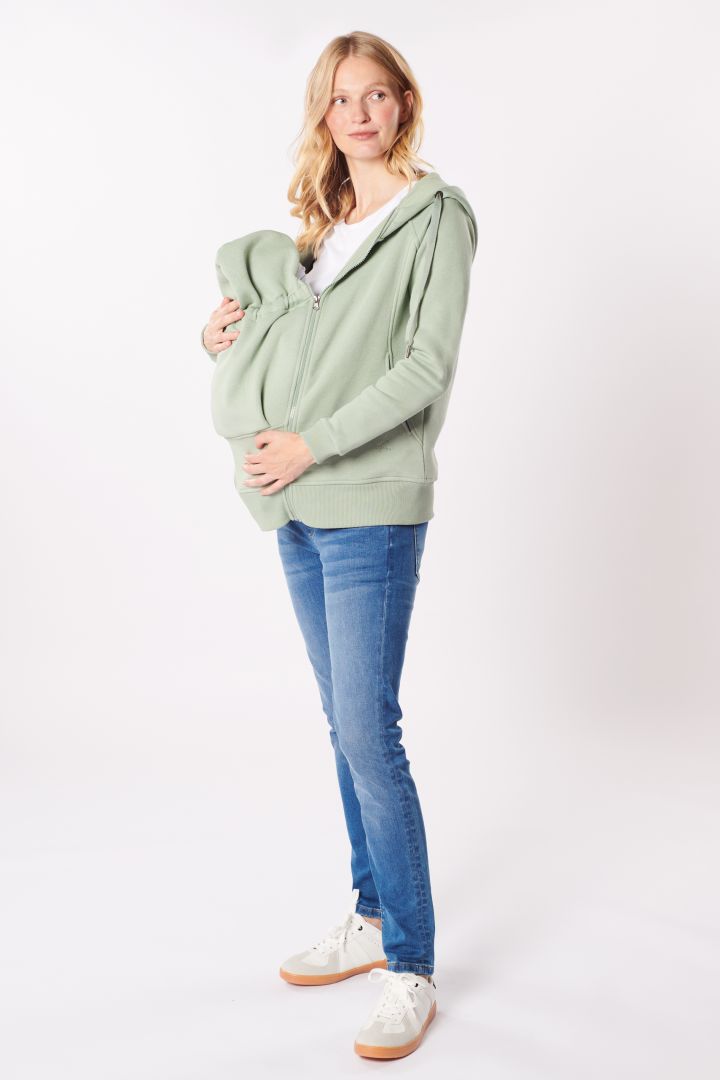 Umstands-Hoodie und Tragejacke salbei