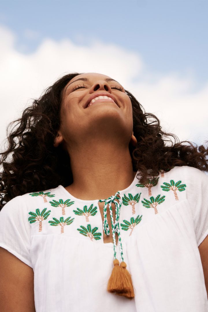 Maternity blouse with embroidery and tassels