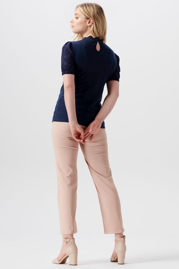 Umstandsshirt mit Häkelspitze