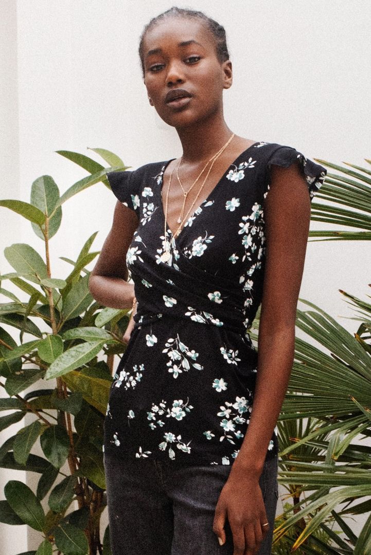 Umstands- und Stilltop mit Rüschen und Blumenprint