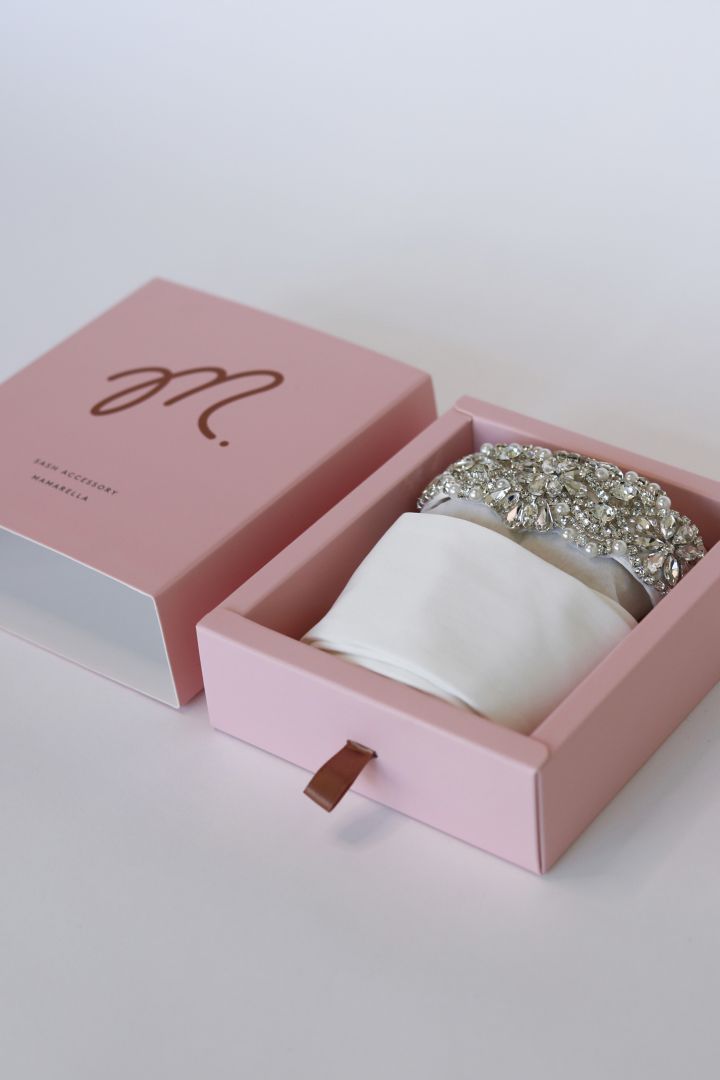 Brautkleid Schärpe mit Art Deco Schmucksteinen elfenbein