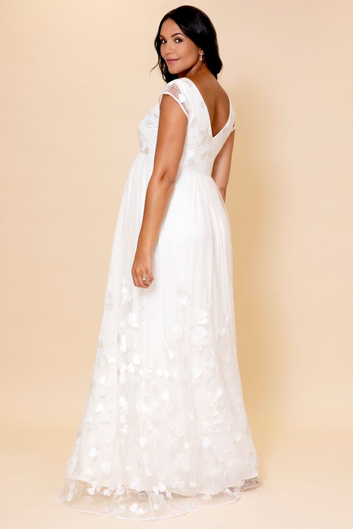 Umstandsbrautrobe mit Kleeblatt Spitze