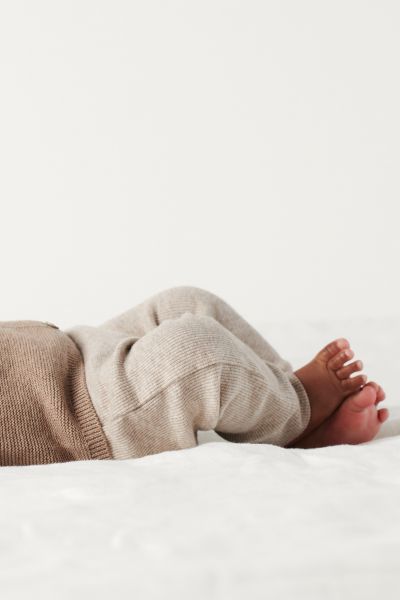 Organic Rippstrick Babyhose taupe
