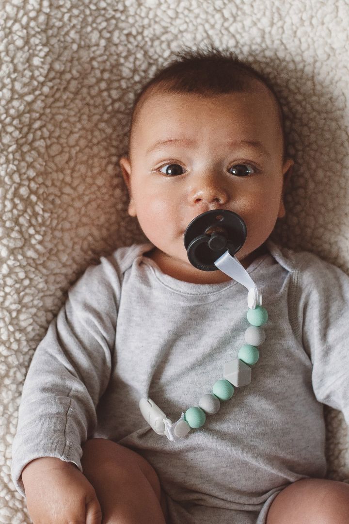 Zahnungs-Schnullerkette mit Silikonperlen mint/grau