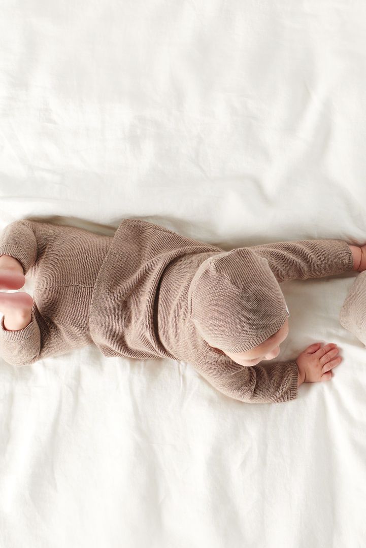 Organic Baby-Strickmütze taupe