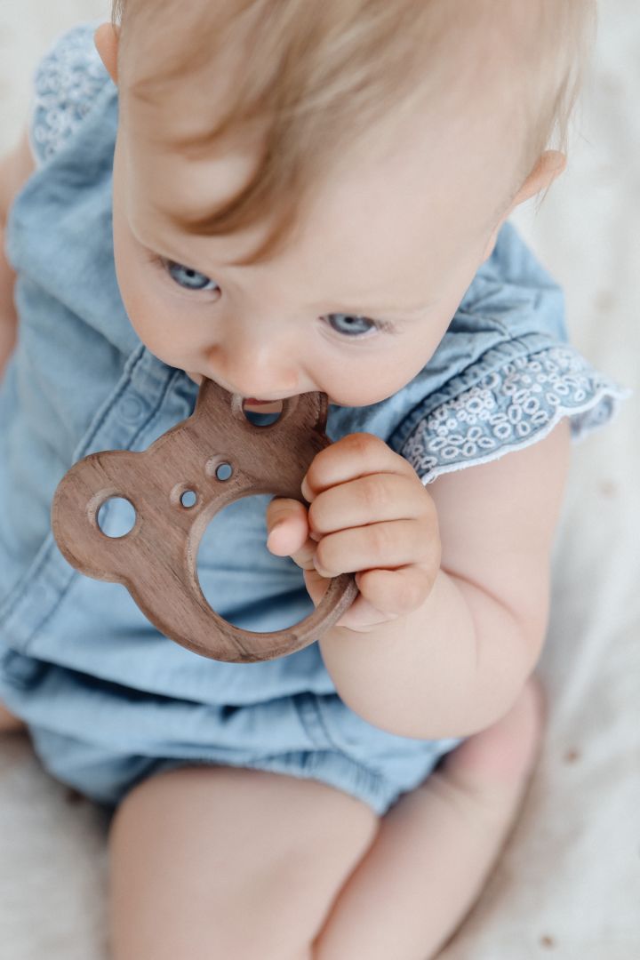 Walnussholz Greif- und Beißring Bär