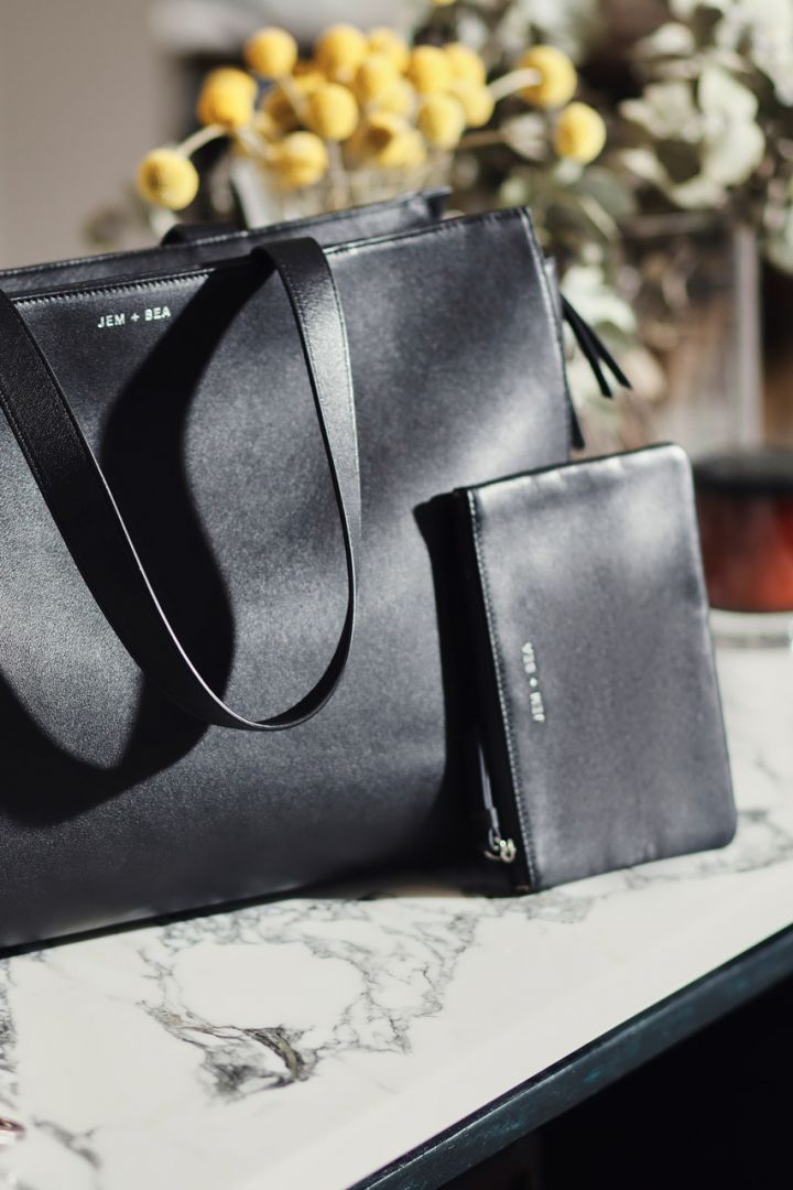 Satchel Wickeltasche aus Leder schwarz