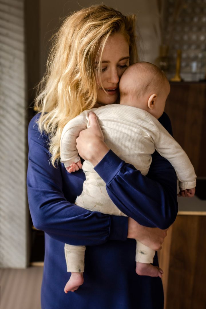 Ecovero Umstandskleid mit Stillöffnungen navy