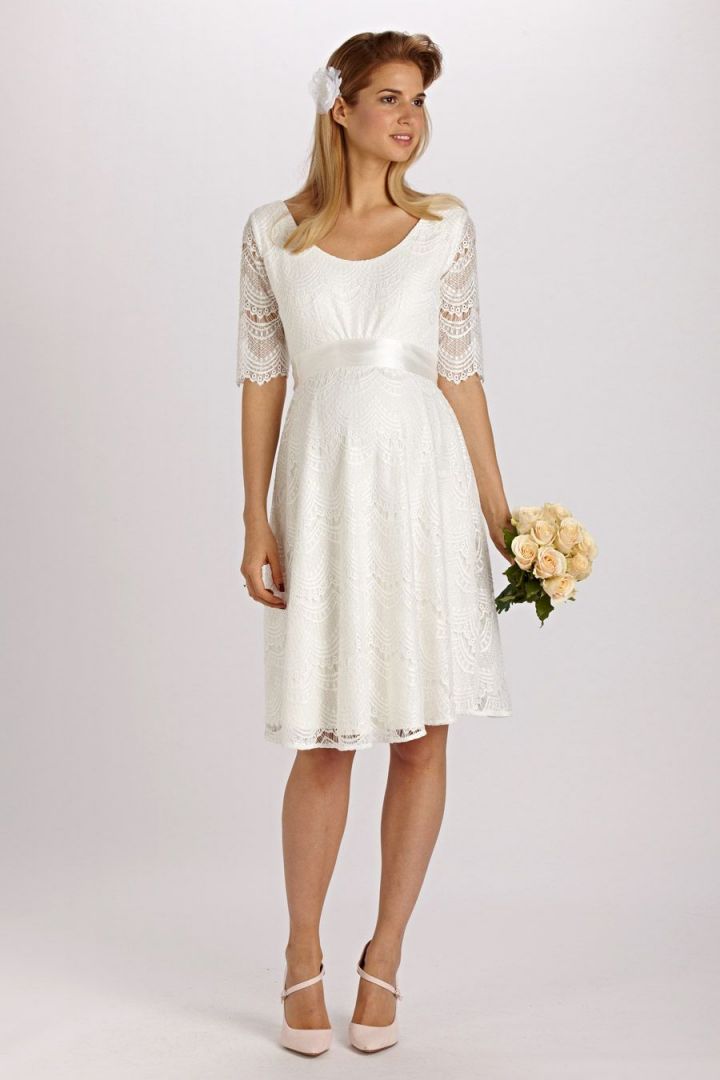 Umstandsbrautkleid mit halblangen Spitzenärmeln
