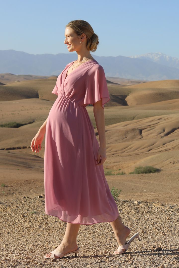 Festliches Umstandskleid mit Flügelärmeln