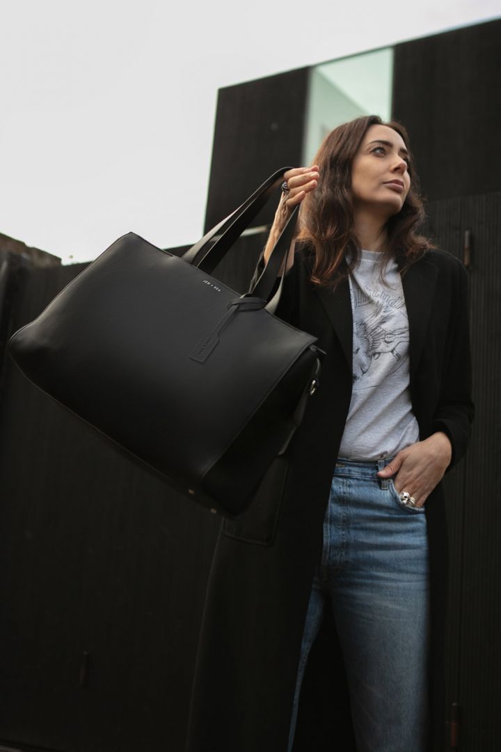 Satchel Wickeltasche aus Leder schwarz