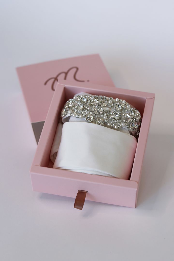 Brautkleid Schärpe mit Art Deco Schmucksteinen elfenbein