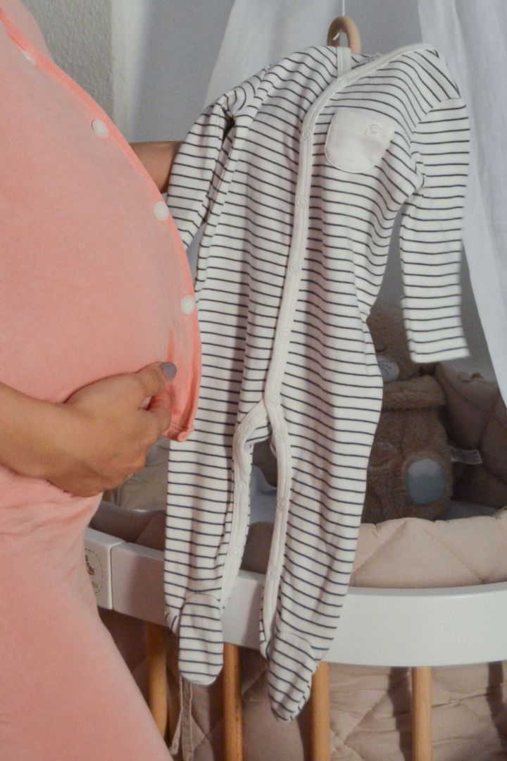 Organic Strampler mit Knopfleiste grau