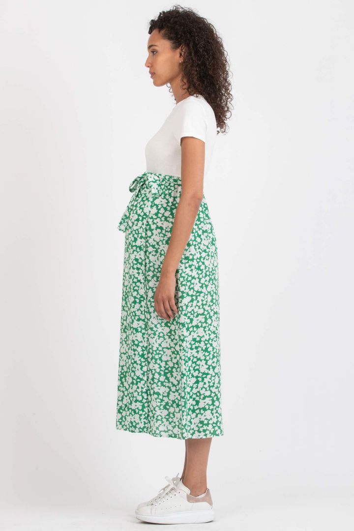 Umstandskleid mit Jerseytop und Blumenrock grün