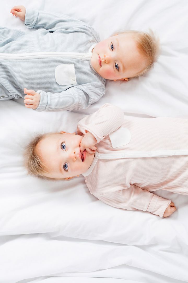 Organic Strampler mit Knopfleiste rosa