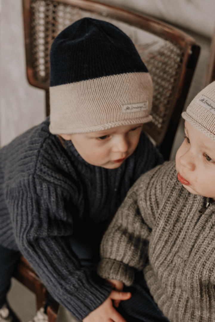 Roll-Brim Beanie in Merino Wool navy/offwhite
