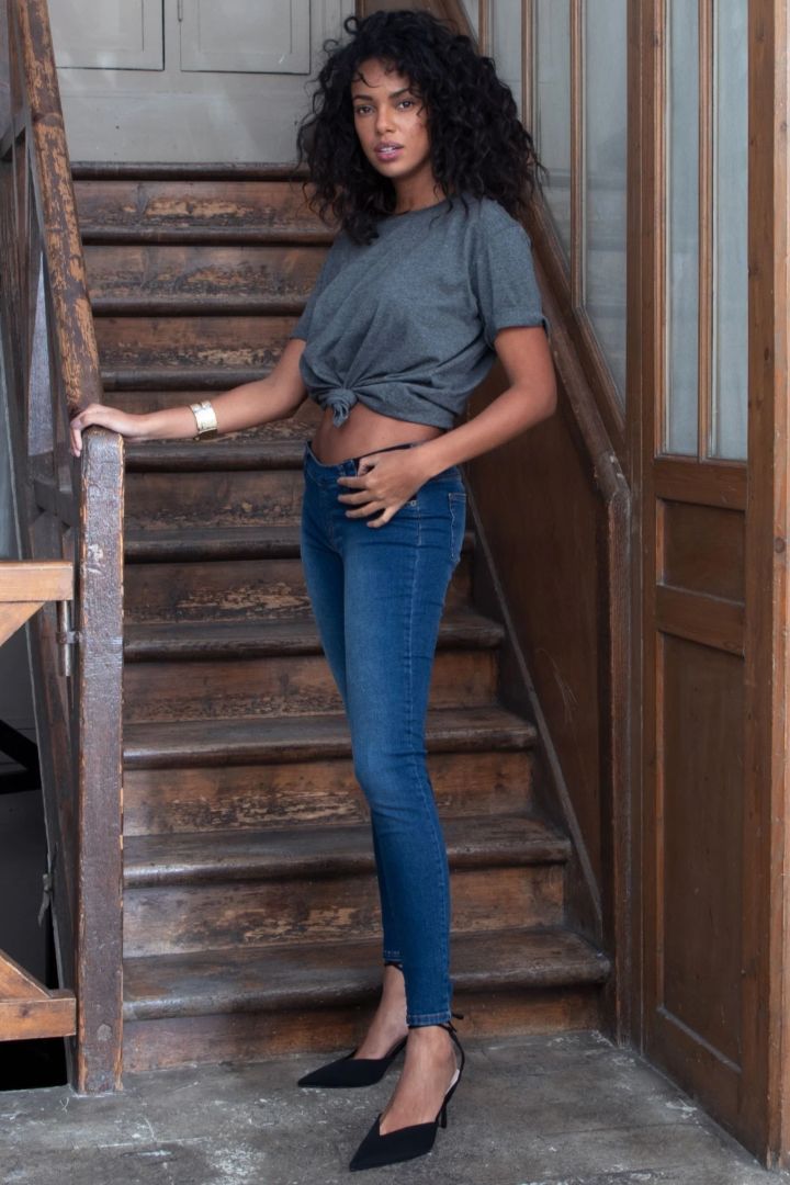 Slim Fit Unterbauch Umstandsjeans mit Stretch Einsätzen medium wash