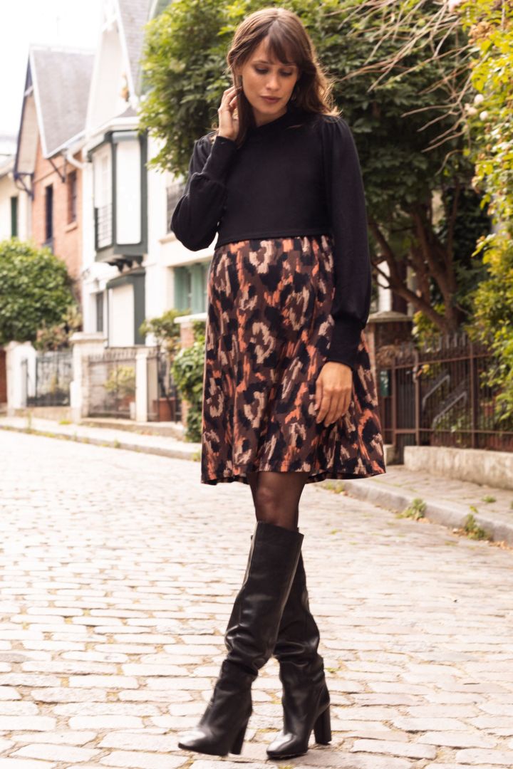 Umstandskleid mit Bishop Ärmeln und Sepia Print