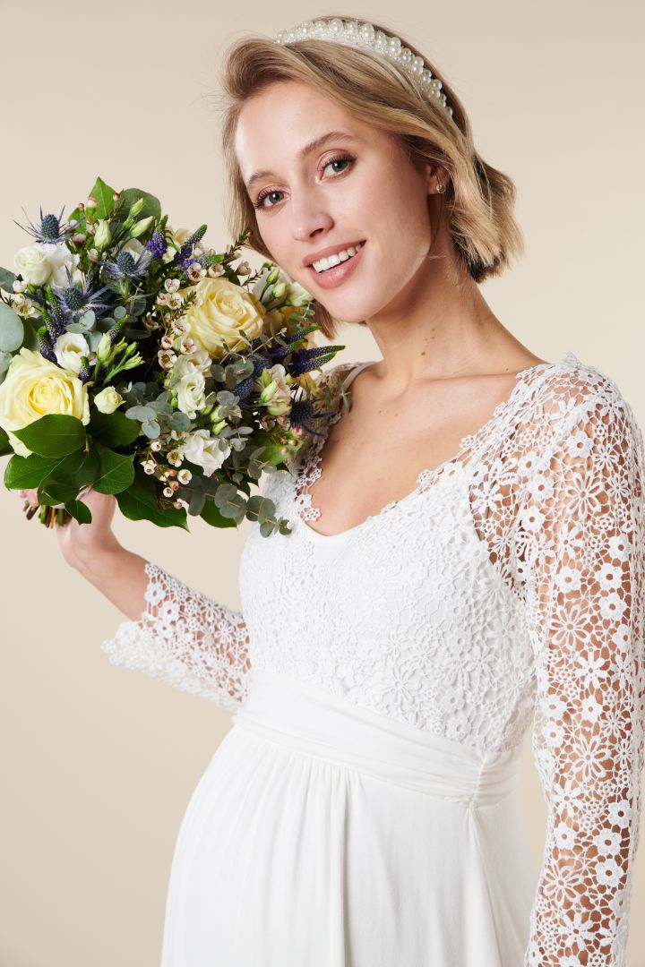 Umstandsbrautkleid mit Boho Blumenspitze