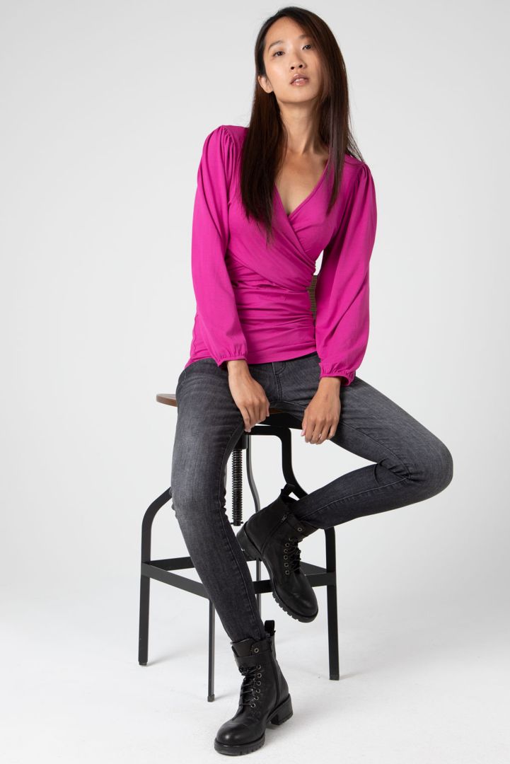 Maternity and Nursing Shirt with Puff Sleeves fuchsia