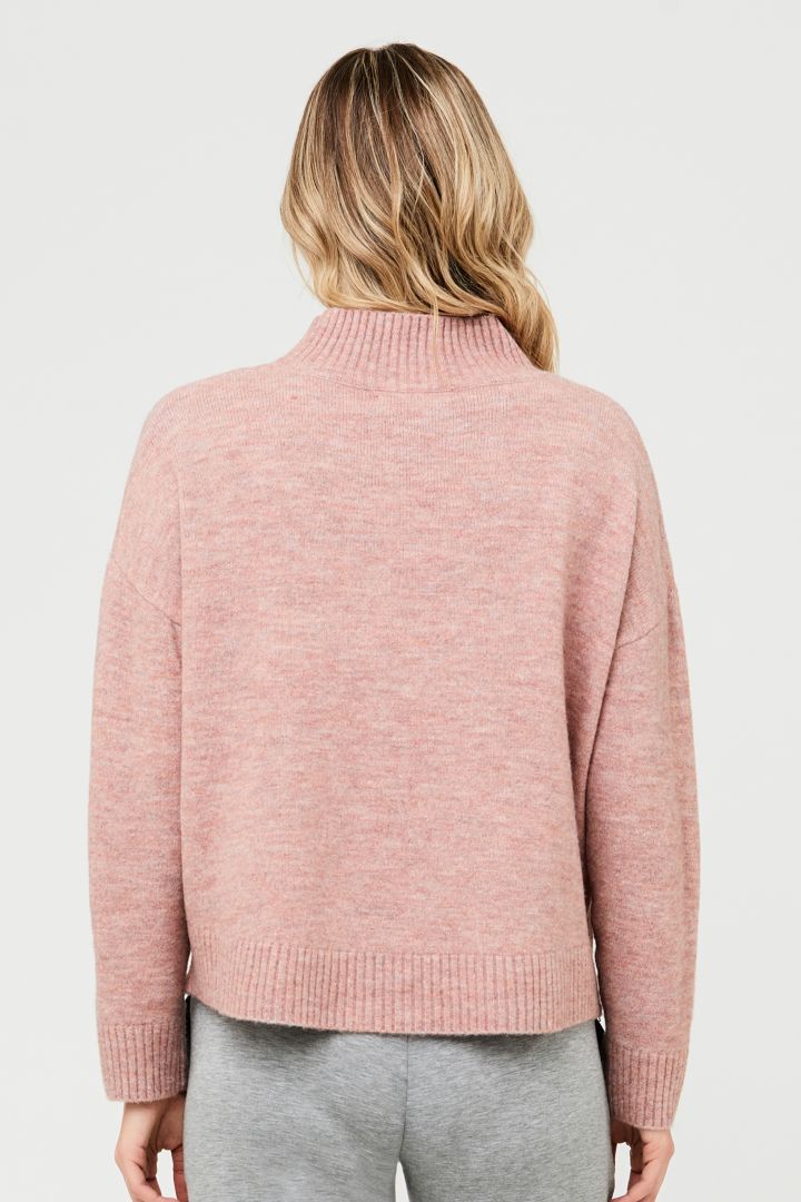 Umstandsstrickpullover mit seitlicher Stillöffnung