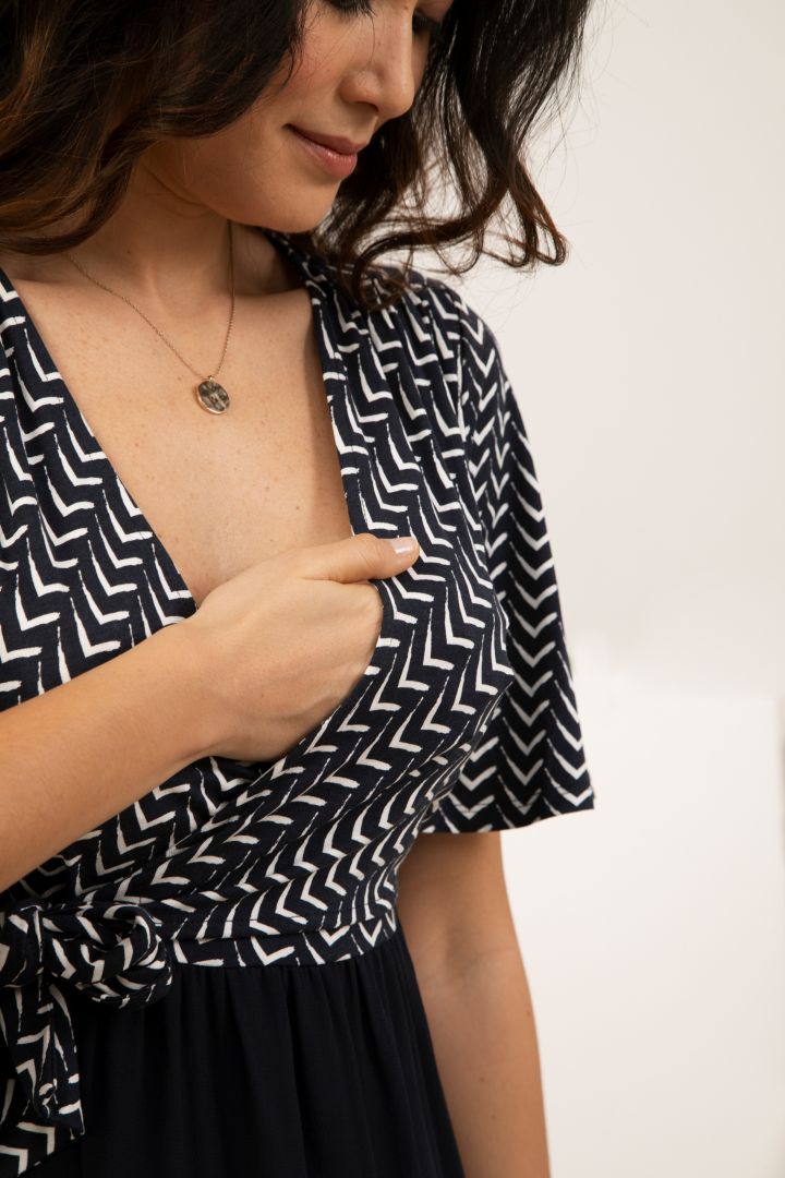 Maternity and Nursing Dress in black/white