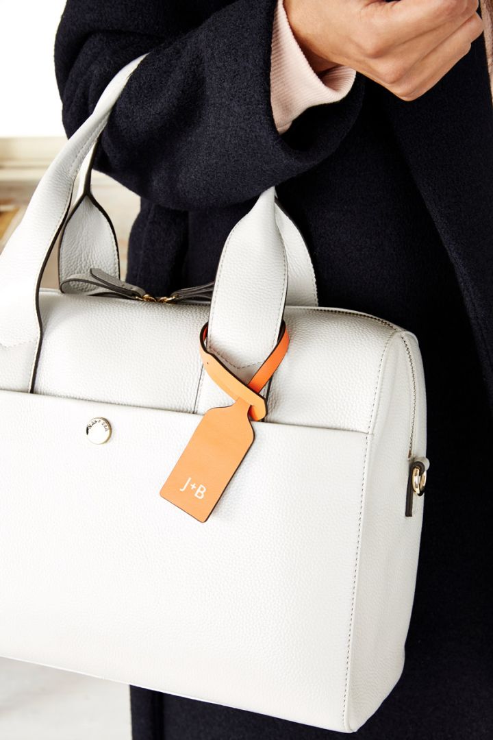 Wickeltasche aus Kalbsleder hellgrau